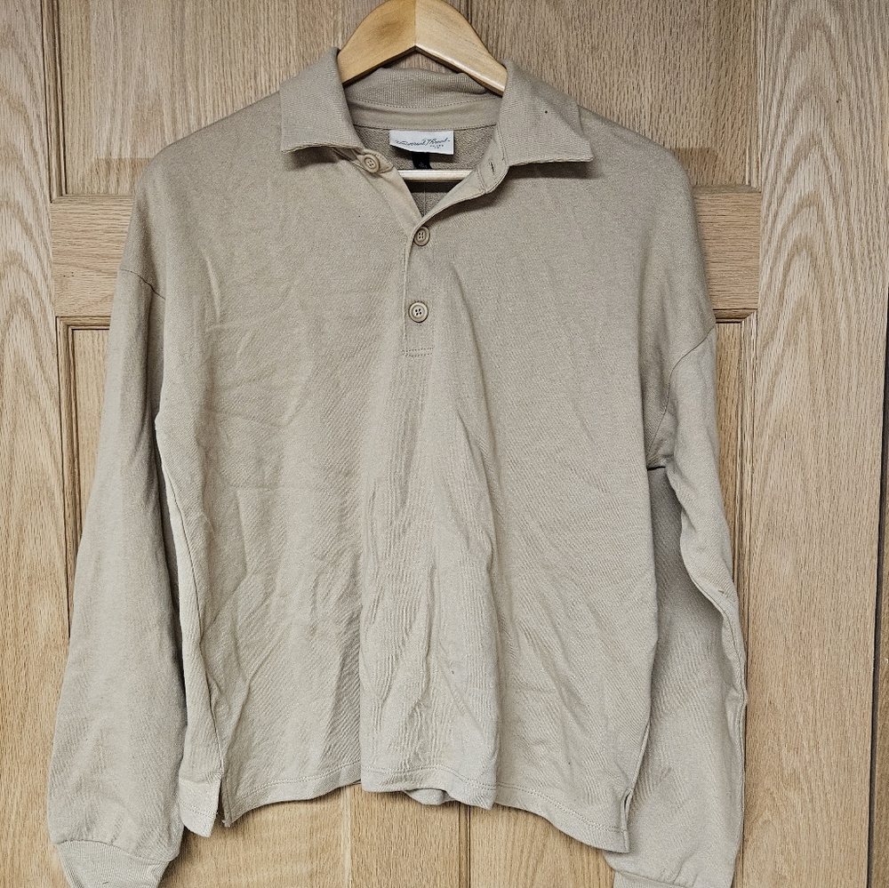 Universal Thread Small Tan Pullover New‎
